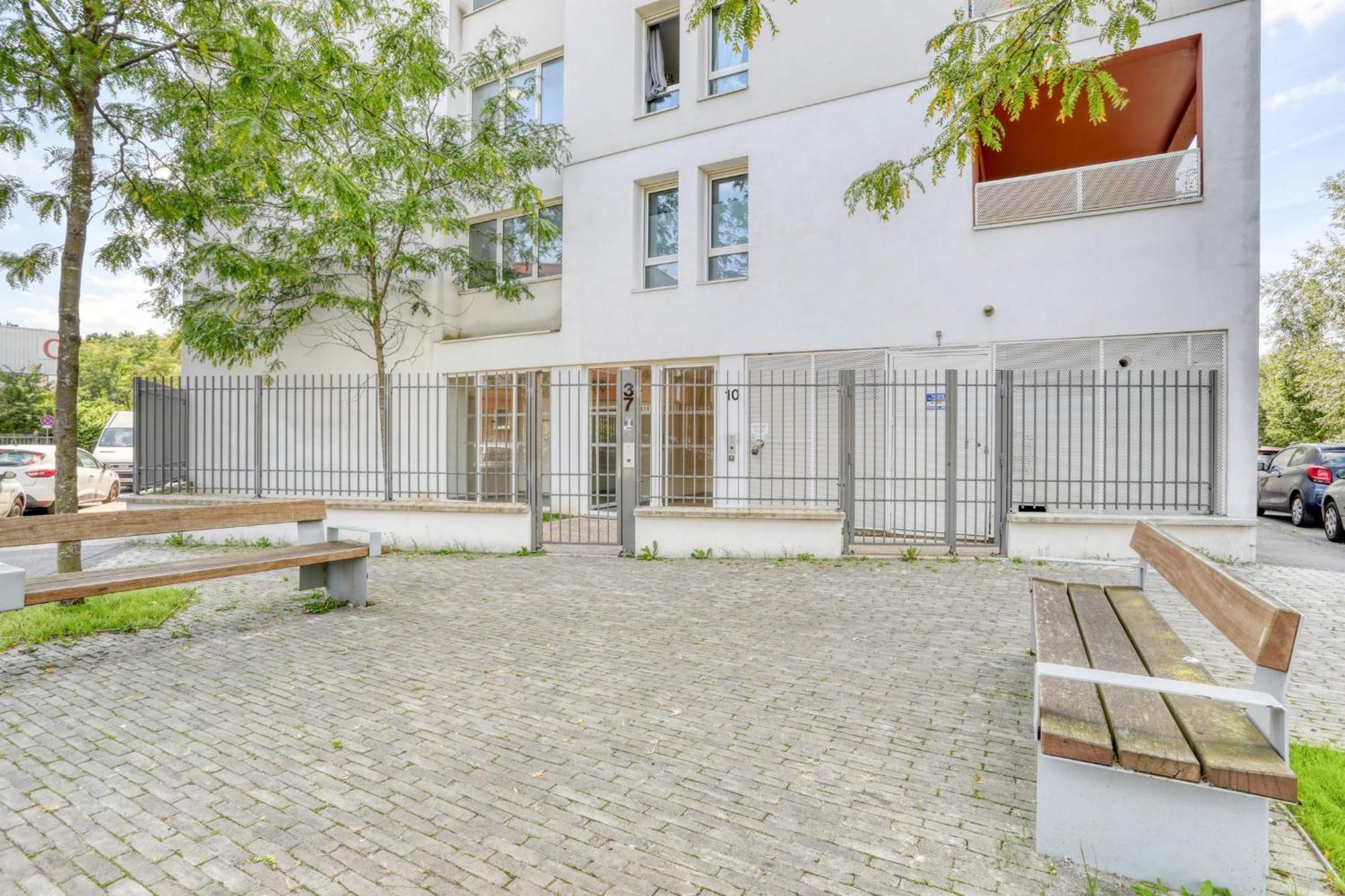 "Le Serenity ", Appartement Spacieux ,Balcon, Parking Prive Gratuit, Netflix, Proche Cdg Et Stade De France สแตงส์ ภายนอก รูปภาพ